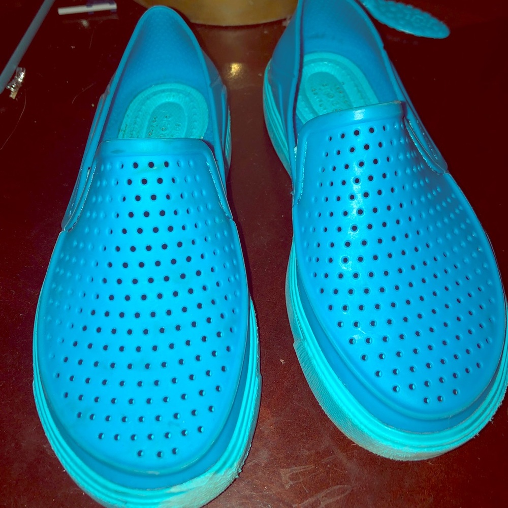 Boys crocs